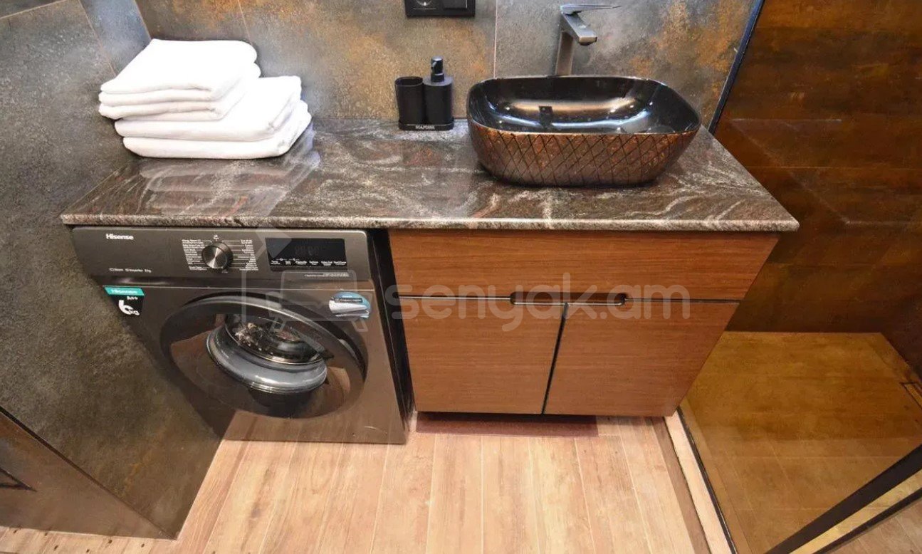 3 Սենյականոց Բնակարան Նորակառույցում, 80քմ, 4/5 հարկ, Կապիտալ Վերանորոգված, Կահավորված