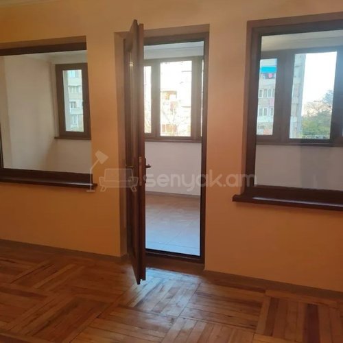 3 Սենյականոց Բնակարան, 95քմ, 3/9 հարկ, Կոսմետիկ Վերանորոգված, Մասամբ Կահավորված, Արևկող