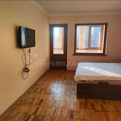 3 Սենյականոց Բնակարան, 95քմ, 3/9 հարկ, Կոսմետիկ Վերանորոգված, Մասամբ Կահավորված, Արևկող