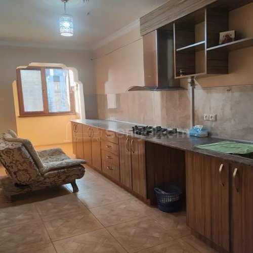 3 Սենյականոց Բնակարան, 95քմ, 3/9 հարկ, Կոսմետիկ Վերանորոգված, Մասամբ Կահավորված, Արևկող