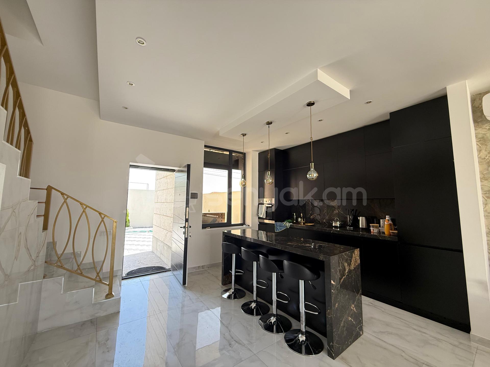 5 Սենյականոց Նորակառույց Շքեղ Առանձնատուն, 180քմ, Կահավորված, Լողավազանով, Ավտոտնակով