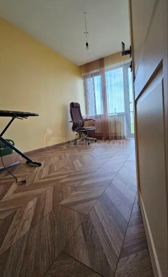 4 Սենյականոց Բնակարան Քարե Շենքում, 109քմ, 5/5 հարկ, Կապիտալ Վերանորոգված