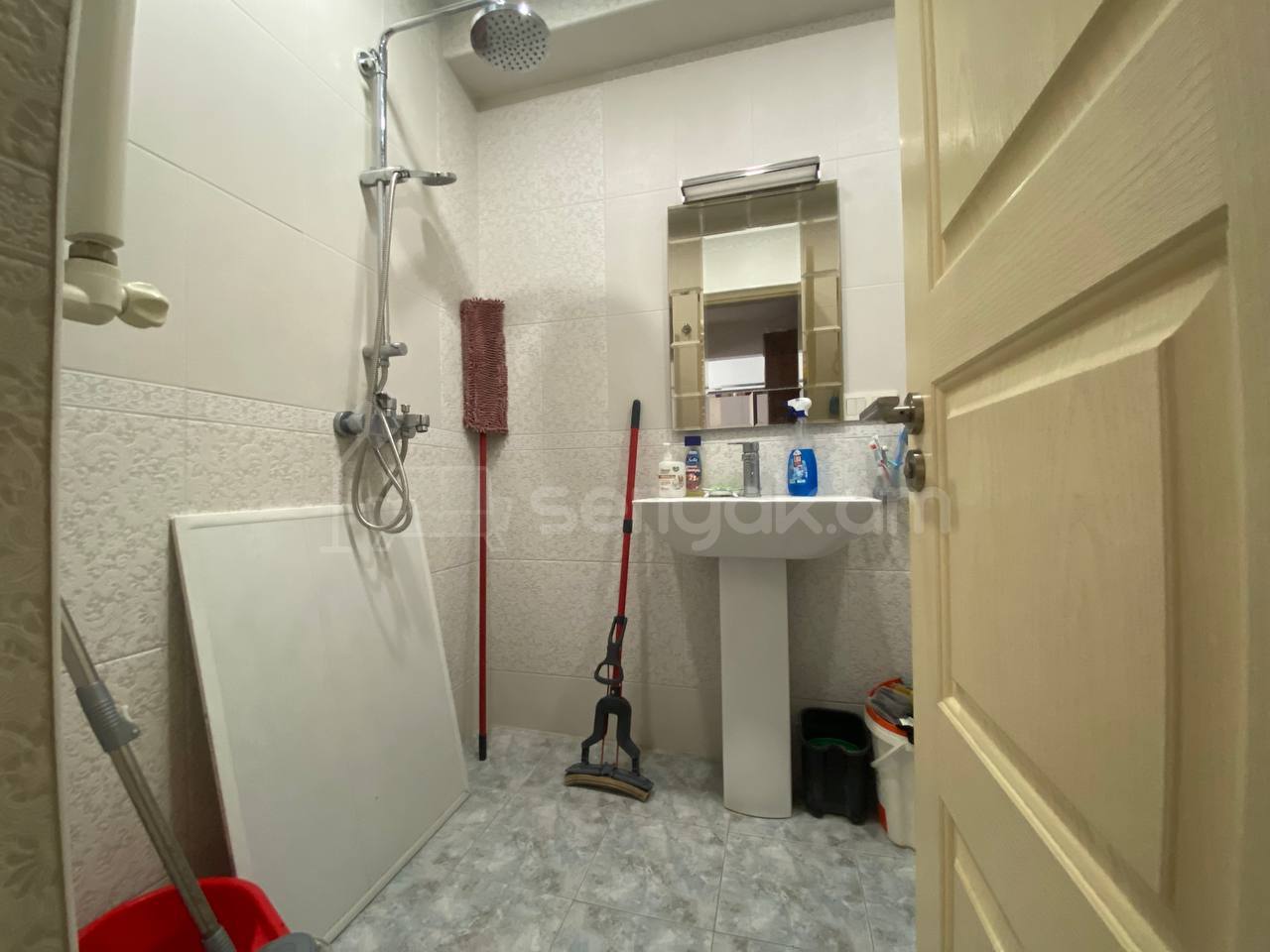 2 Սենյականոց Բնակարան, 40քմ, 3/9 հարկ, Կապիտալ Վերանորոգված, Կահավորված, Արևկող