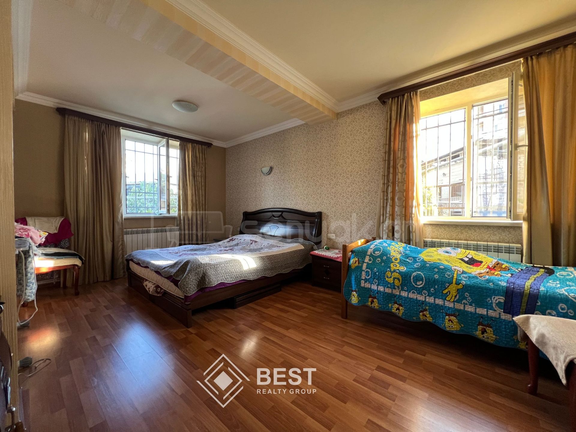 3 Սենյականոց Բնակարան Քարե Շենքում, 118քմ, 1/5 հարկ, Կապիտալ Վերանորոգված