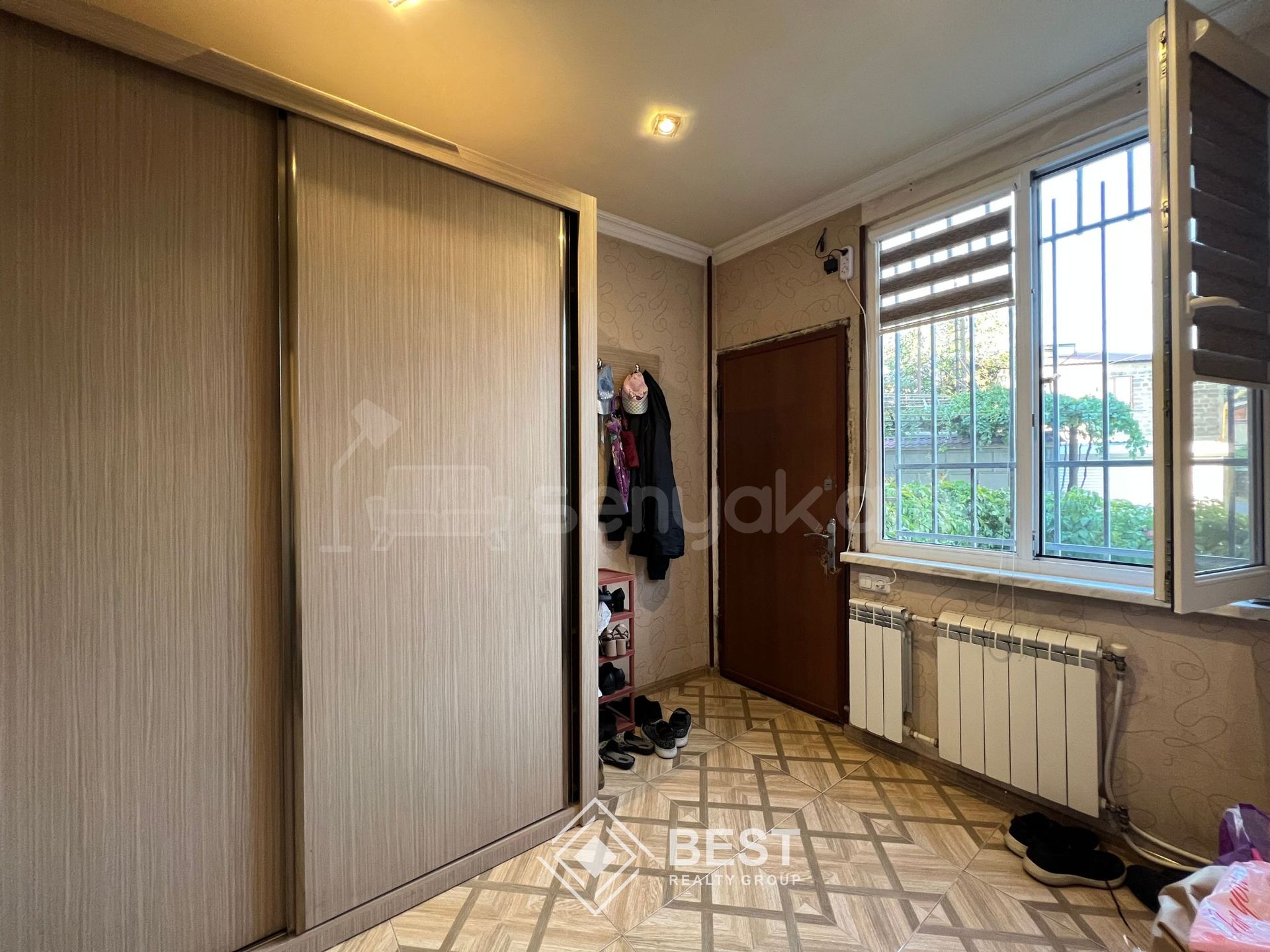 3 Սենյականոց Բնակարան Քարե Շենքում, 118քմ, 1/5 հարկ, Կապիտալ Վերանորոգված