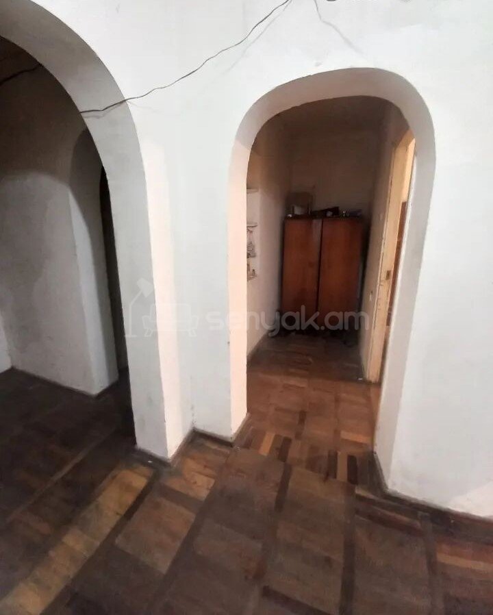 2 Սենյականոց Բնակարան, 70քմ, 1/9 հարկ, Պետական Վիճակում