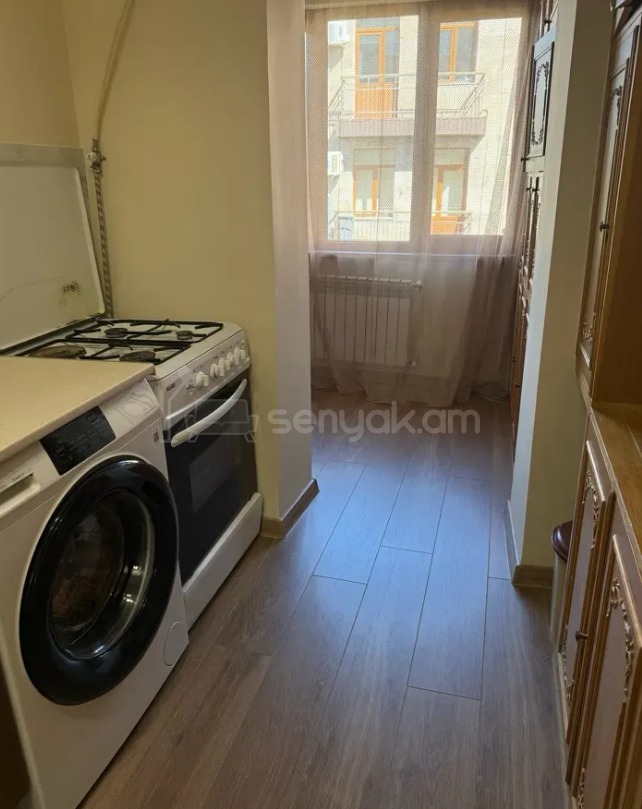 3 Սենյականոց Բնակարան Քարե Շենքում, 60քմ, 5/5 հարկ, Կապիտալ Վերանորոգված, Կահավորված, Արևկող