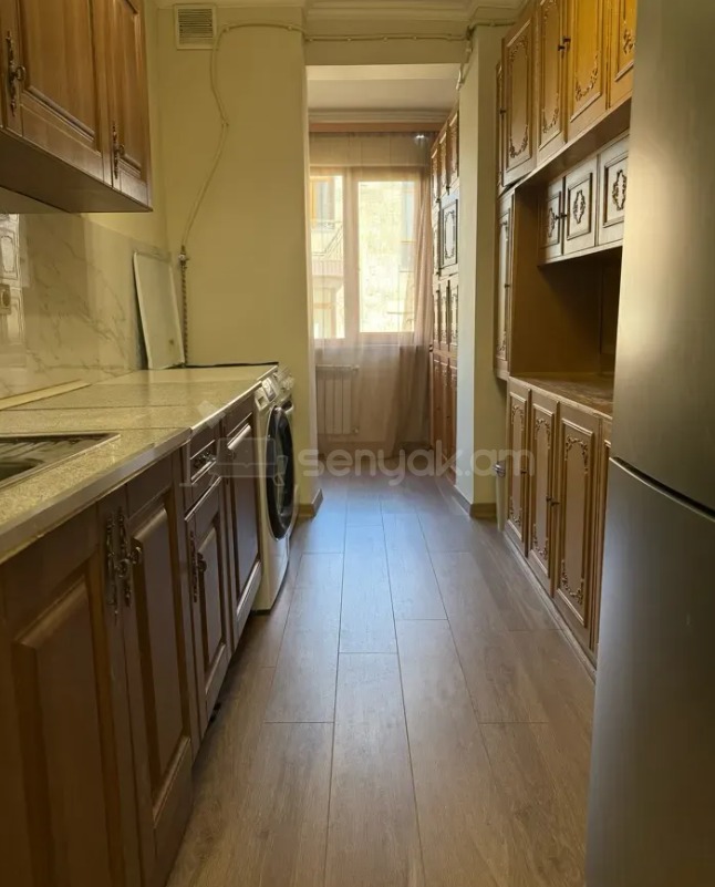 3 Սենյականոց Բնակարան Քարե Շենքում, 60քմ, 5/5 հարկ, Կապիտալ Վերանորոգված, Կահավորված, Արևկող