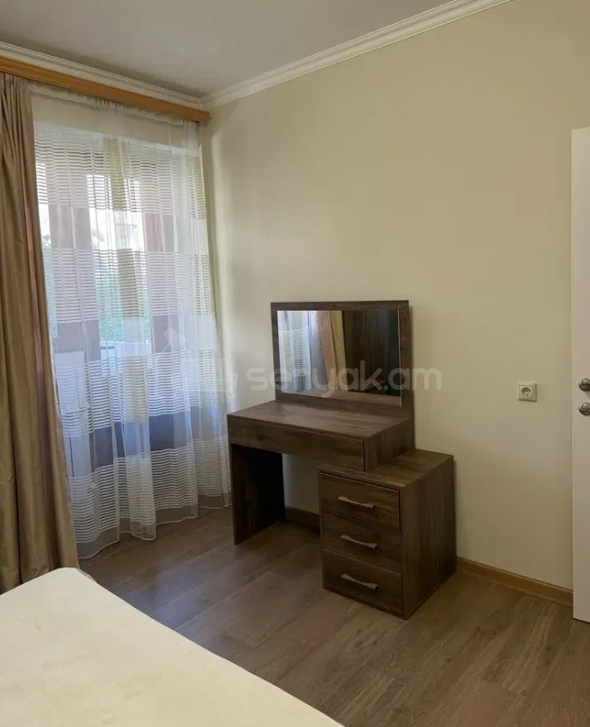 3 Սենյականոց Բնակարան Քարե Շենքում, 60քմ, 5/5 հարկ, Կապիտալ Վերանորոգված, Կահավորված, Արևկող