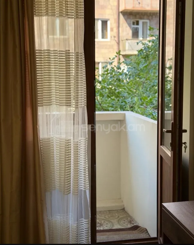 3 Սենյականոց Բնակարան Քարե Շենքում, 60քմ, 5/5 հարկ, Կապիտալ Վերանորոգված, Կահավորված, Արևկող