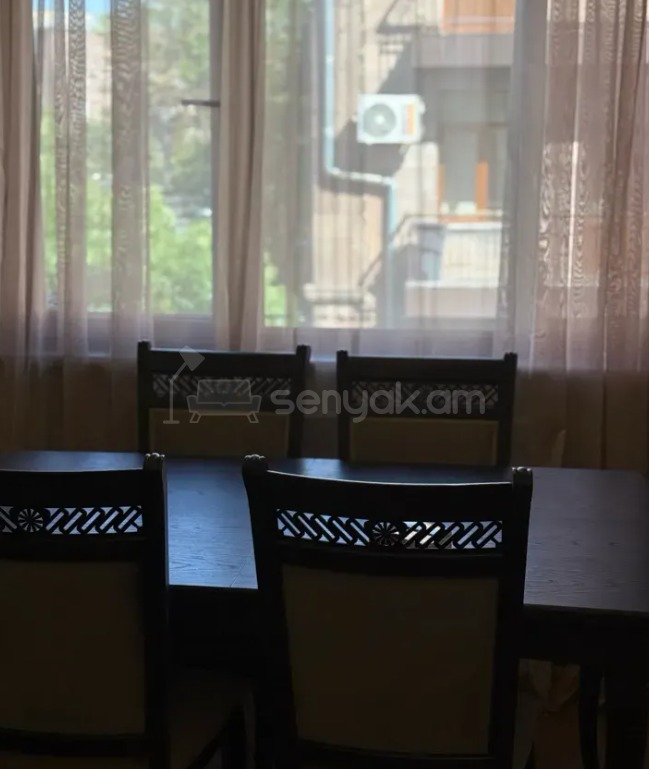 3 Սենյականոց Բնակարան Քարե Շենքում, 60քմ, 5/5 հարկ, Կապիտալ Վերանորոգված, Կահավորված, Արևկող