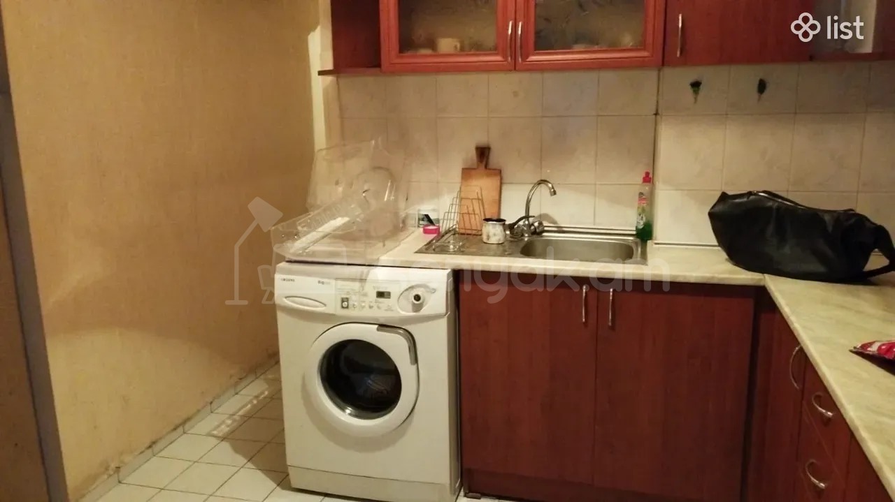 2 Սենյականոց Բնակարան Քարե Շենքում, 48քմ, 4/5 հարկ, Նորմալ Վիճակում, Կահավորված