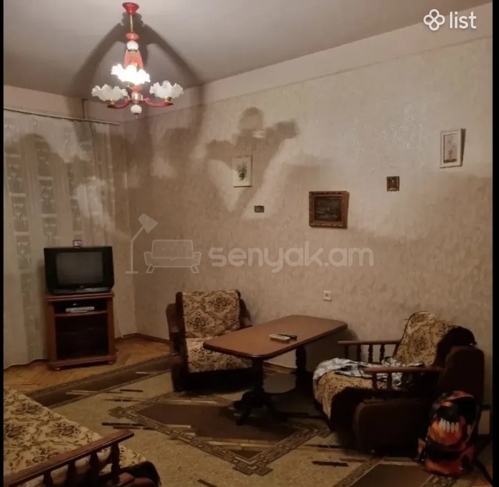 2 Սենյականոց Բնակարան Քարե Շենքում, 48քմ, 4/5 հարկ, Նորմալ Վիճակում, Կահավորված