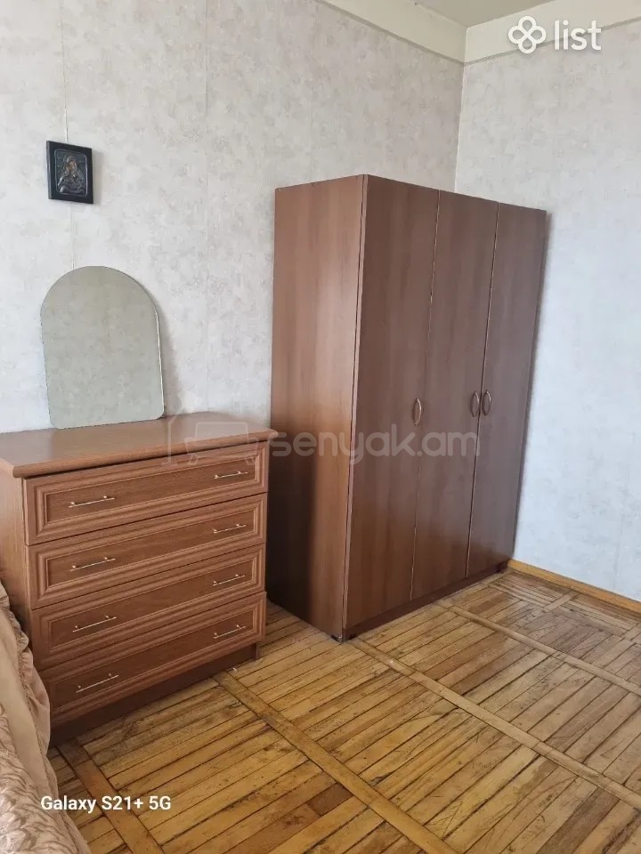 2 Սենյականոց Բնակարան Քարե Շենքում, 48քմ, 4/5 հարկ, Նորմալ Վիճակում, Կահավորված