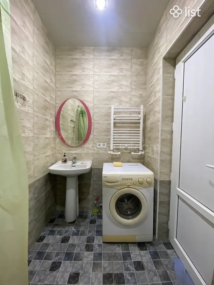 2 Սենյականոց Բնակարան Քարե Շենքում, 48քմ, 4/5 հարկ, Նորմալ Վիճակում, Կահավորված