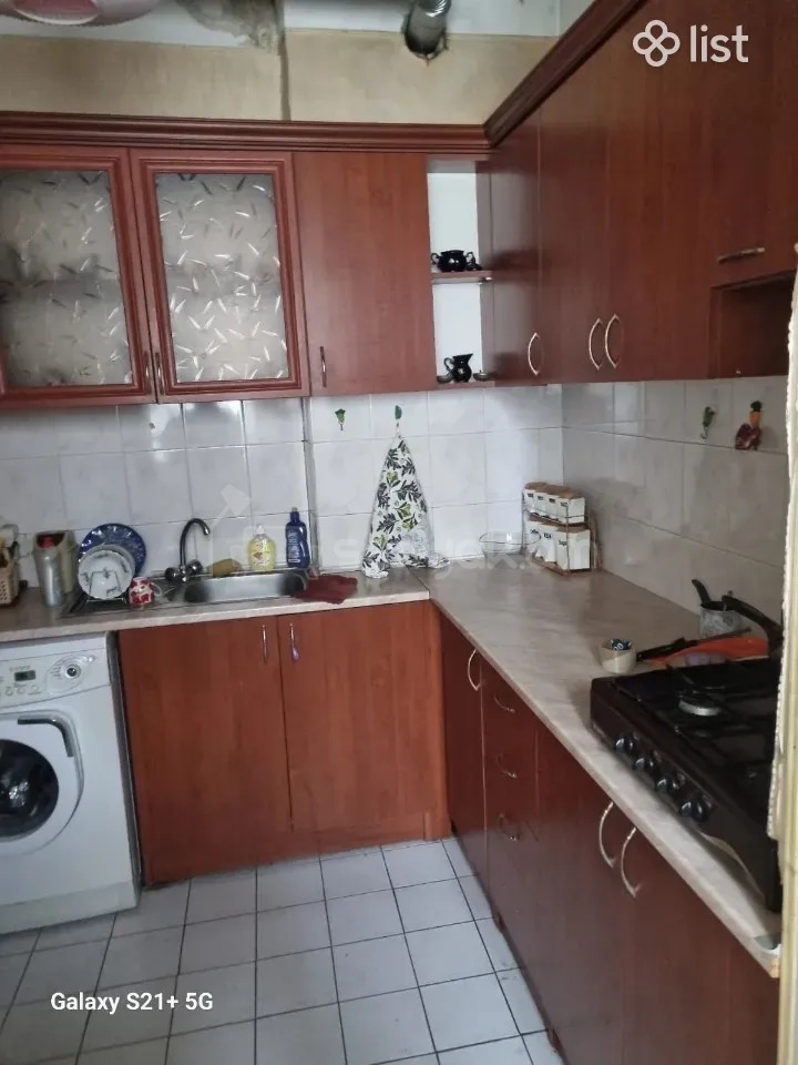 2 Սենյականոց Բնակարան Քարե Շենքում, 48քմ, 4/5 հարկ, Նորմալ Վիճակում, Կահավորված