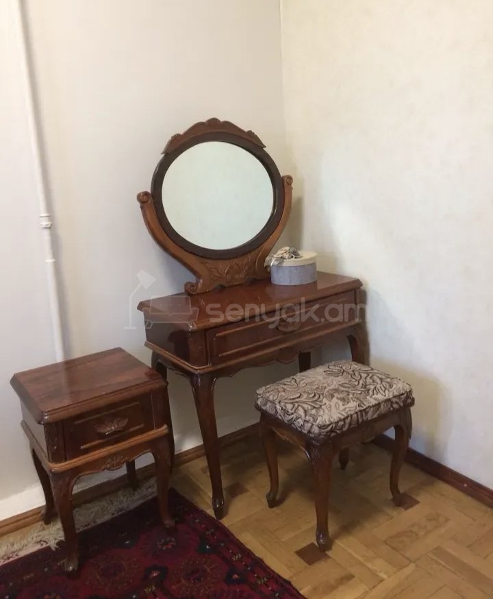 2 Սենյականոց Բնակարան Քարե Շենքում, 49քմ, 2/4 հարկ, Նորմալ Վիճակում, Կահավորված