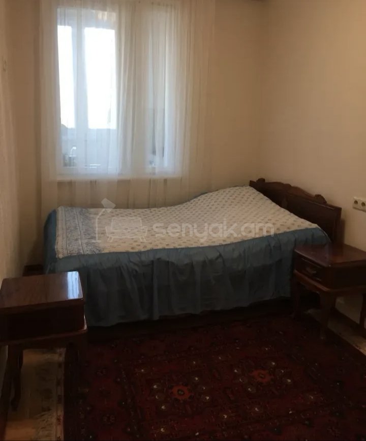 2 Սենյականոց Բնակարան Քարե Շենքում, 49քմ, 2/4 հարկ, Նորմալ Վիճակում, Կահավորված