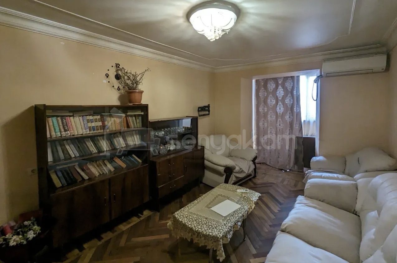 2 Սենյականոց Բնակարան Քարե Շենքում, 57քմ, 3/5 հարկ, Նորմալ Վիճակում, Կահավորված