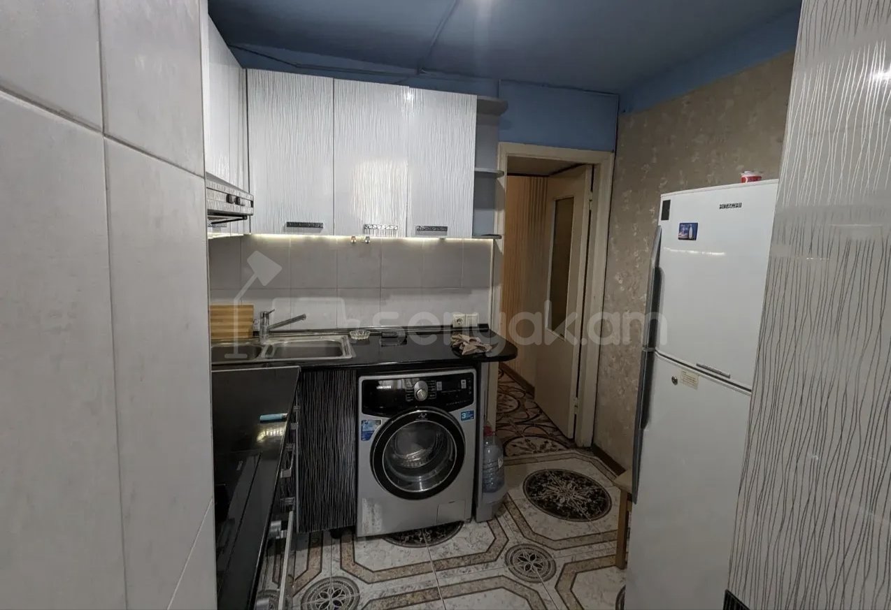 2 Սենյականոց Բնակարան Քարե Շենքում, 57քմ, 3/5 հարկ, Նորմալ Վիճակում, Կահավորված