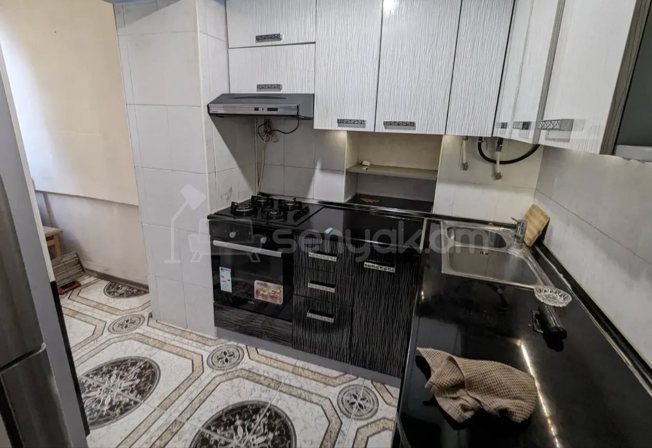 2 Սենյականոց Բնակարան Քարե Շենքում, 57քմ, 3/5 հարկ, Նորմալ Վիճակում, Կահավորված