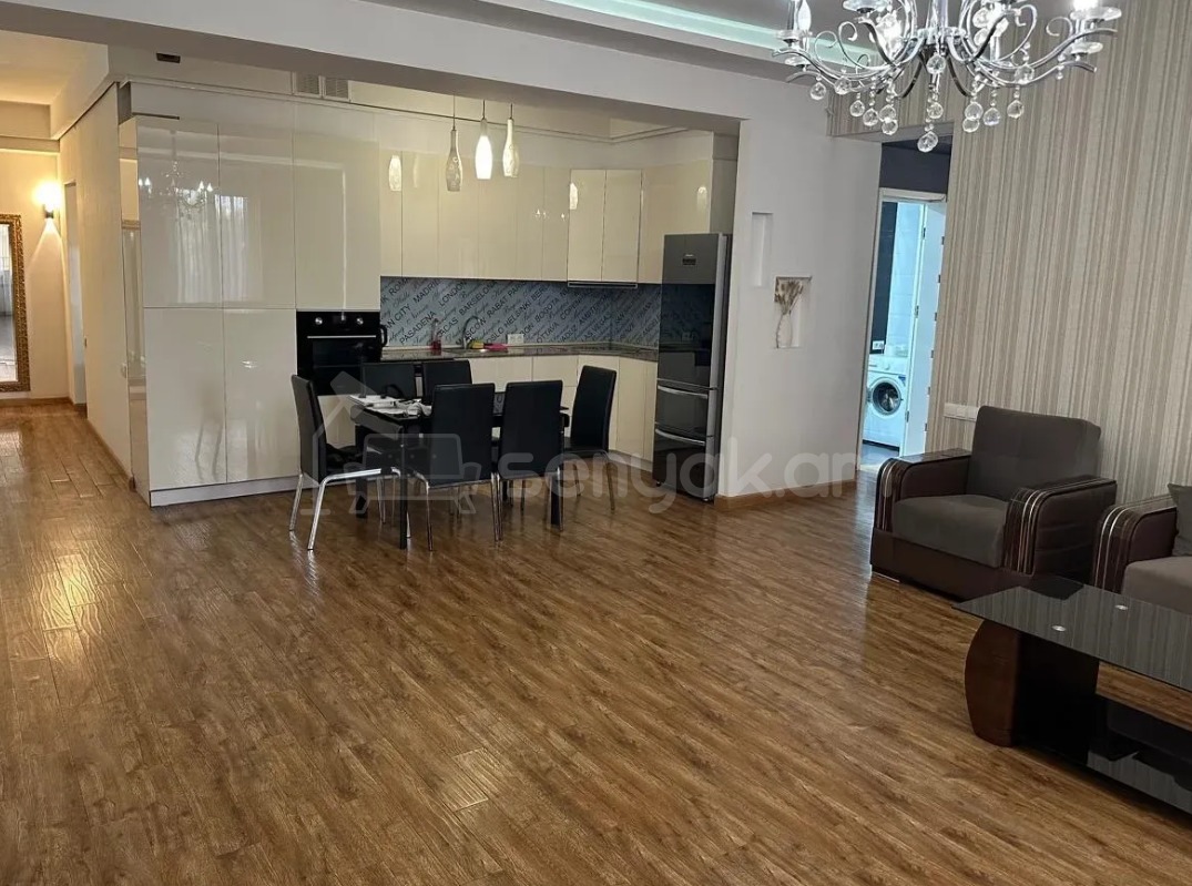 3 Սենյականոց Բնակարան, 112քմ, 4/13 հարկ, Կապիտալ Վերանորոգված, Կահավորված