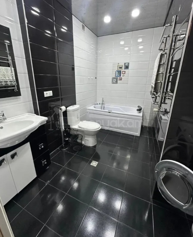 3 Սենյականոց Բնակարան, 112քմ, 4/13 հարկ, Կապիտալ Վերանորոգված, Կահավորված