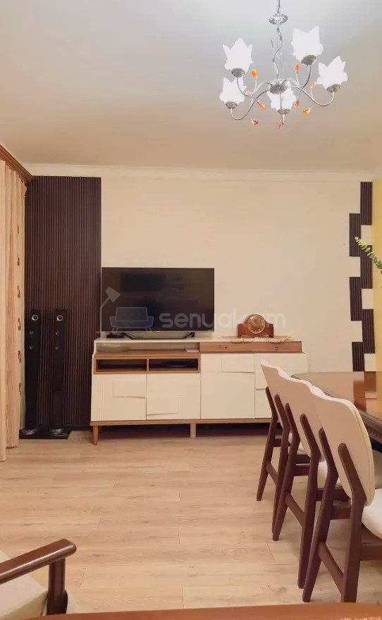 4 Սենյականոց Բնակարան, 100քմ, 7/9 հարկ, Նորմալ Վիճակում