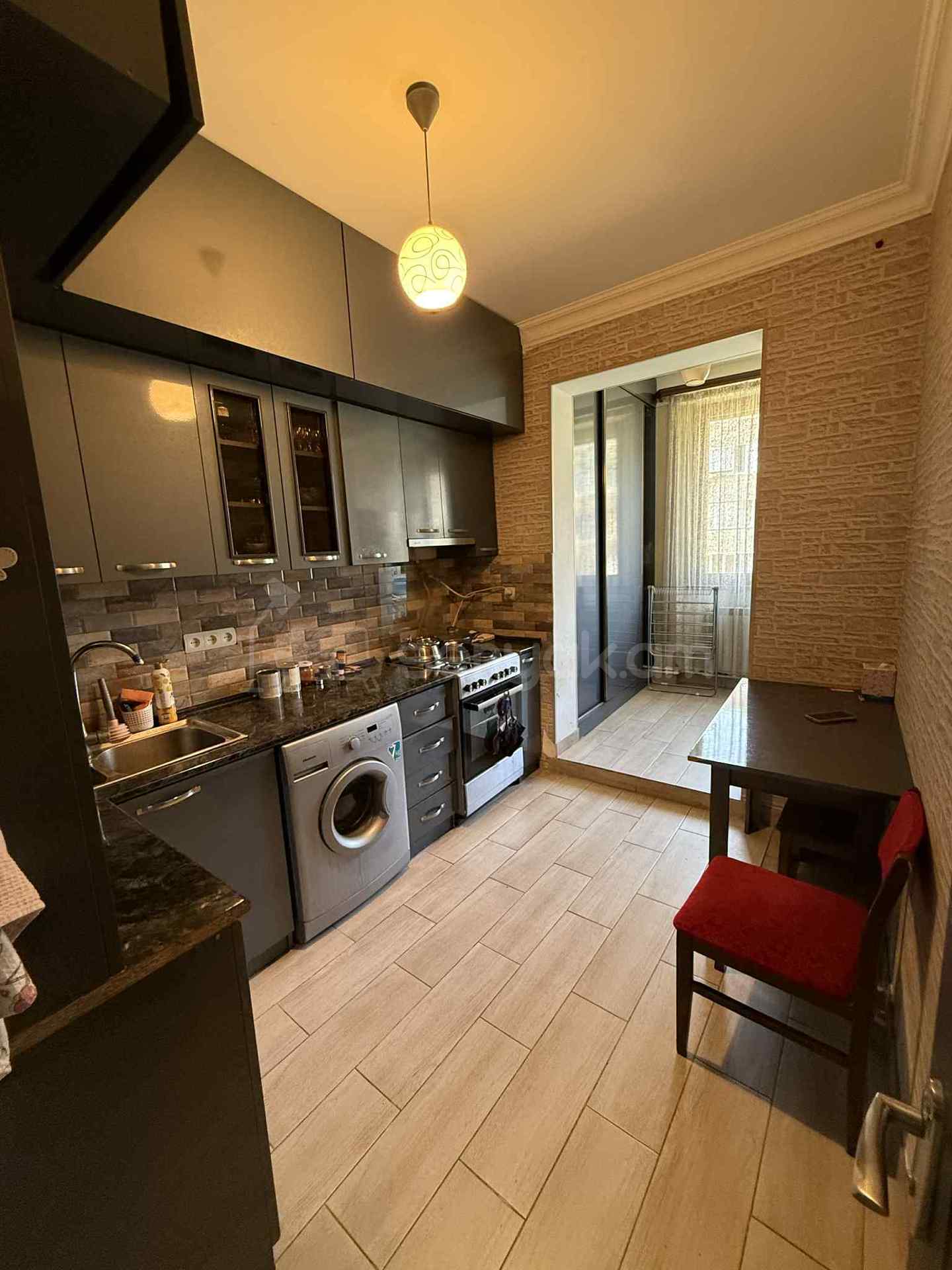 3 Սենյականոց Բնակարան, 75քմ, 3/5 հարկ, Նորմալ Վիճակում