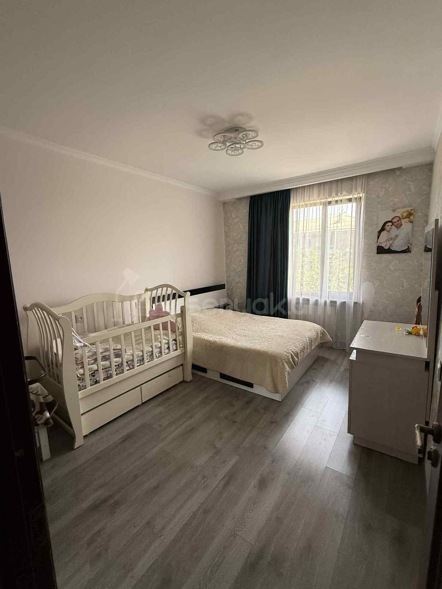 3 Սենյականոց Բնակարան, 75քմ, 3/5 հարկ, Նորմալ Վիճակում