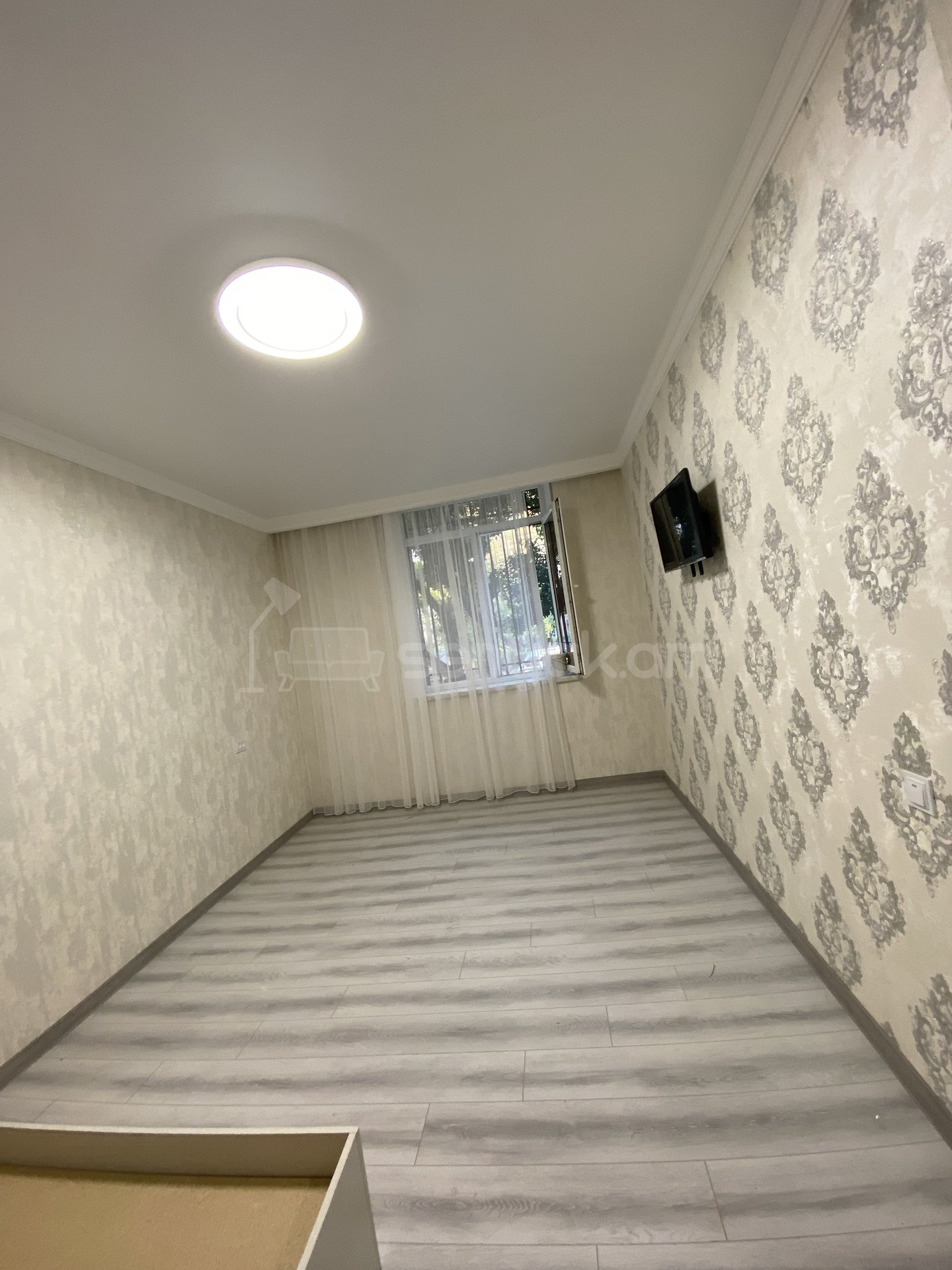 1 Սենյականոց Բնակարան Քարե Շենքում, 37քմ, 1/5 հարկ, Կապիտալ Վերանորոգված, Կահավորված, Արևկող