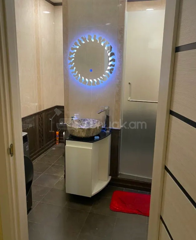 3 Սենյականոց Բնակարան, 125քմ, 5/9 հարկ, Կապիտալ Վերանորոգված, Կահավորված