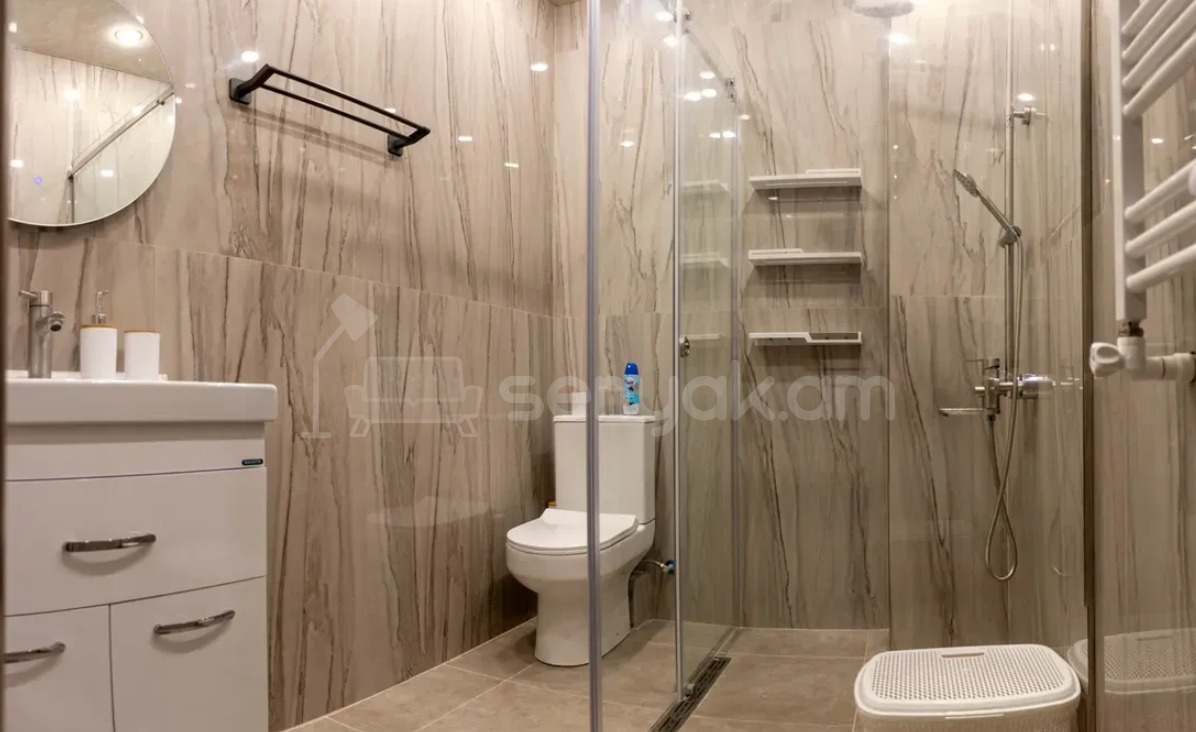 3 Սենյականոց Բնակարան, 71քմ, 9/16 հարկ, Դիզայներական Վերանորոգված, Կահավորված, Արևկող