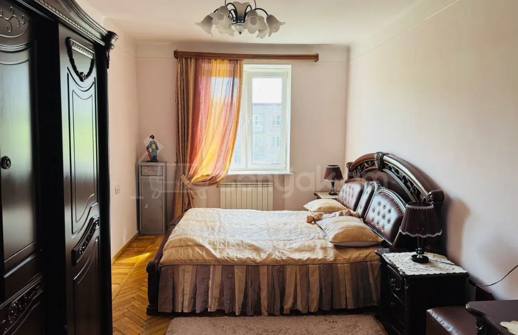 3 Սենյականոց Բնակարան Քարե Շենքում, 77քմ, 4/4 հարկ, Կապիտալ Վերանորոգված