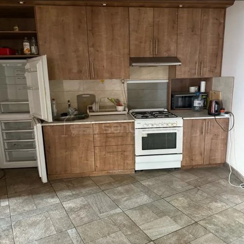 3 Սենյականոց Բնակարան Քարե Շենքում, 78քմ, 5/6 հարկ, Կապիտալ Վերանորոգված