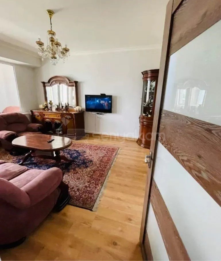 2 Սենյականոց Բնակարան Քարե Շենքում, 48քմ, 4/5 հարկ, Կապիտալ Վերանորոգված
