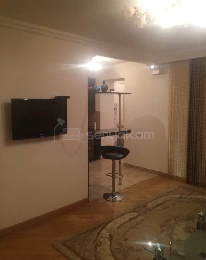 2 Սենյականոց Բնակարան Քարե Շենքում, 48քմ, 3/5 հարկ, Կապիտալ Վերանորոգված