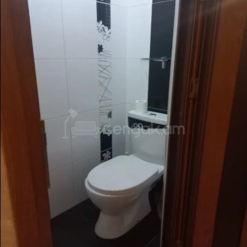 2 Սենյականոց Բնակարան Քարե Շենքում, 50քմ, 1/4 հարկ, Կոսմետիկ Վերանորոգված, Կահավորված, Արևկող