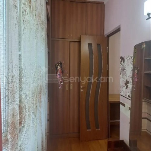 2 Սենյականոց Բնակարան Քարե Շենքում, 50քմ, 1/4 հարկ, Կոսմետիկ Վերանորոգված, Կահավորված, Արևկող