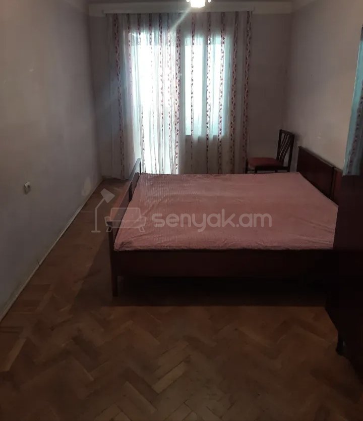 2 Սենյականոց Բնակարան Քարե Շենքում, 56քմ, 3/5 հարկ, Նորմալ Վիճակում, Կահավորված