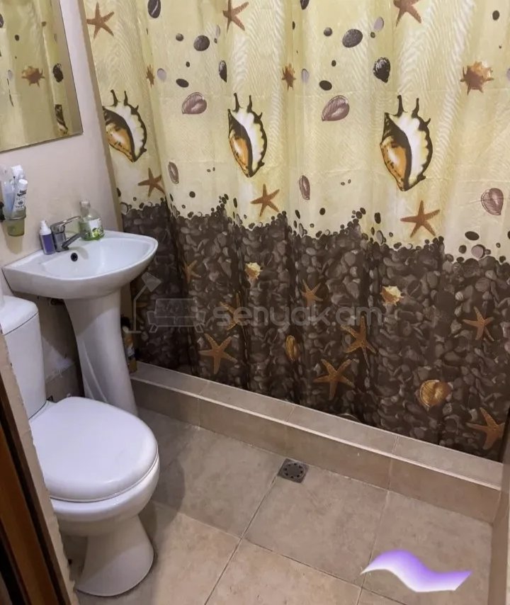 2 Սենյականոց Բնակարան Քարե Շենքում, 38քմ, 2/4 հարկ, Նորմալ Վիճակում, Կահավորված