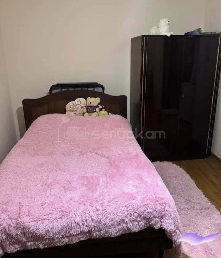 2 Սենյականոց Բնակարան Քարե Շենքում, 38քմ, 2/4 հարկ, Նորմալ Վիճակում, Կահավորված