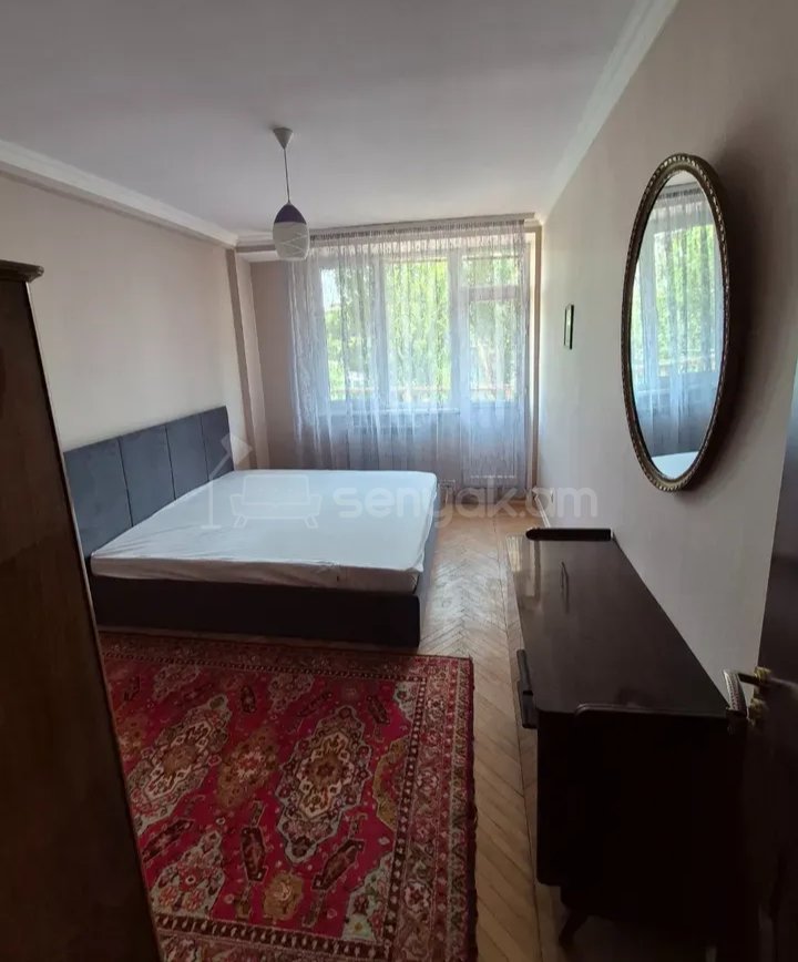 3 Սենյականոց Բնակարան Քարե Շենքում, 78քմ, 3/5 հարկ, Նորմալ Վիճակում, Կահավորված