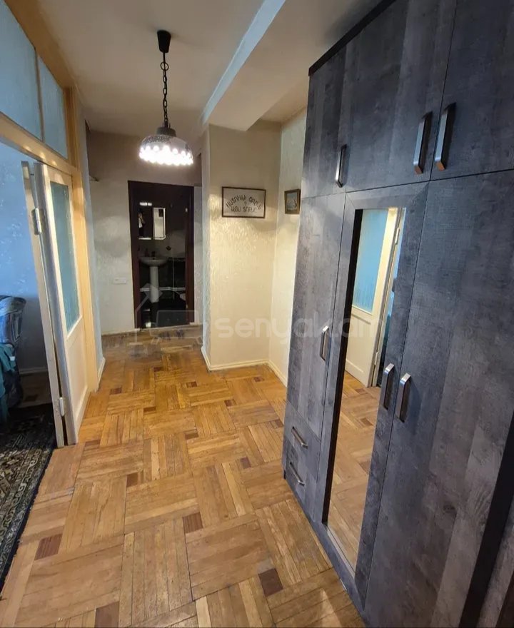 3 Սենյականոց Բնակարան Քարե Շենքում, 78քմ, 3/5 հարկ, Նորմալ Վիճակում, Կահավորված