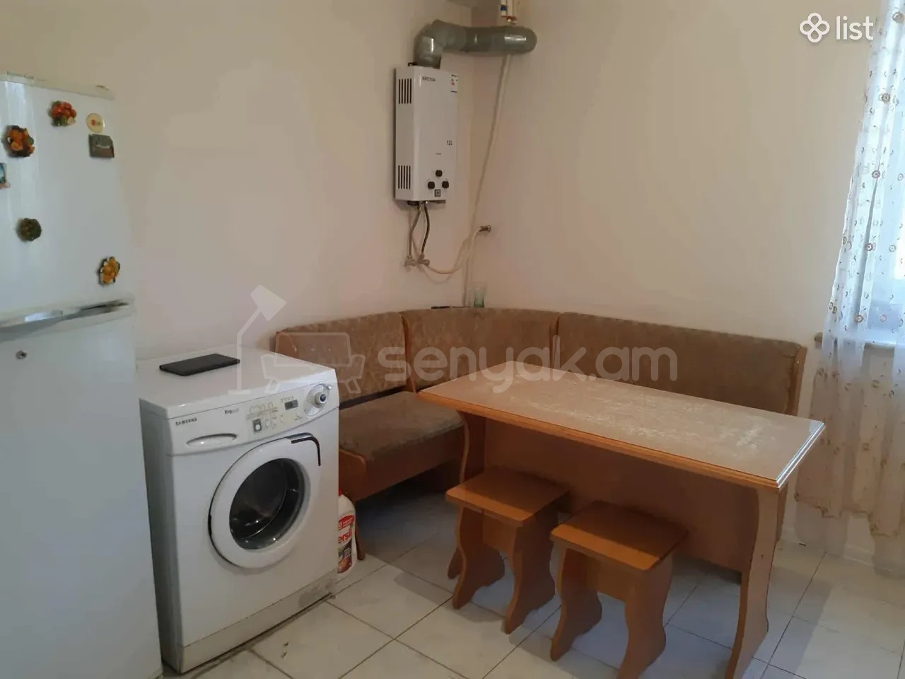 3 Սենյականոց Բնակարան Քարե Շենքում, 68քմ, 2/2 հարկ, Նորմալ Վիճակում, Կահավորված, Արևկող