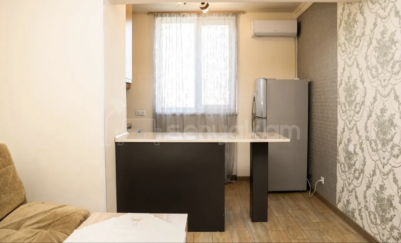 2 Սենյականոց Բնակարան Քարե Շենքում, 56քմ, 8/12 հարկ, Կապիտալ Վերանորոգված, Կահավորված