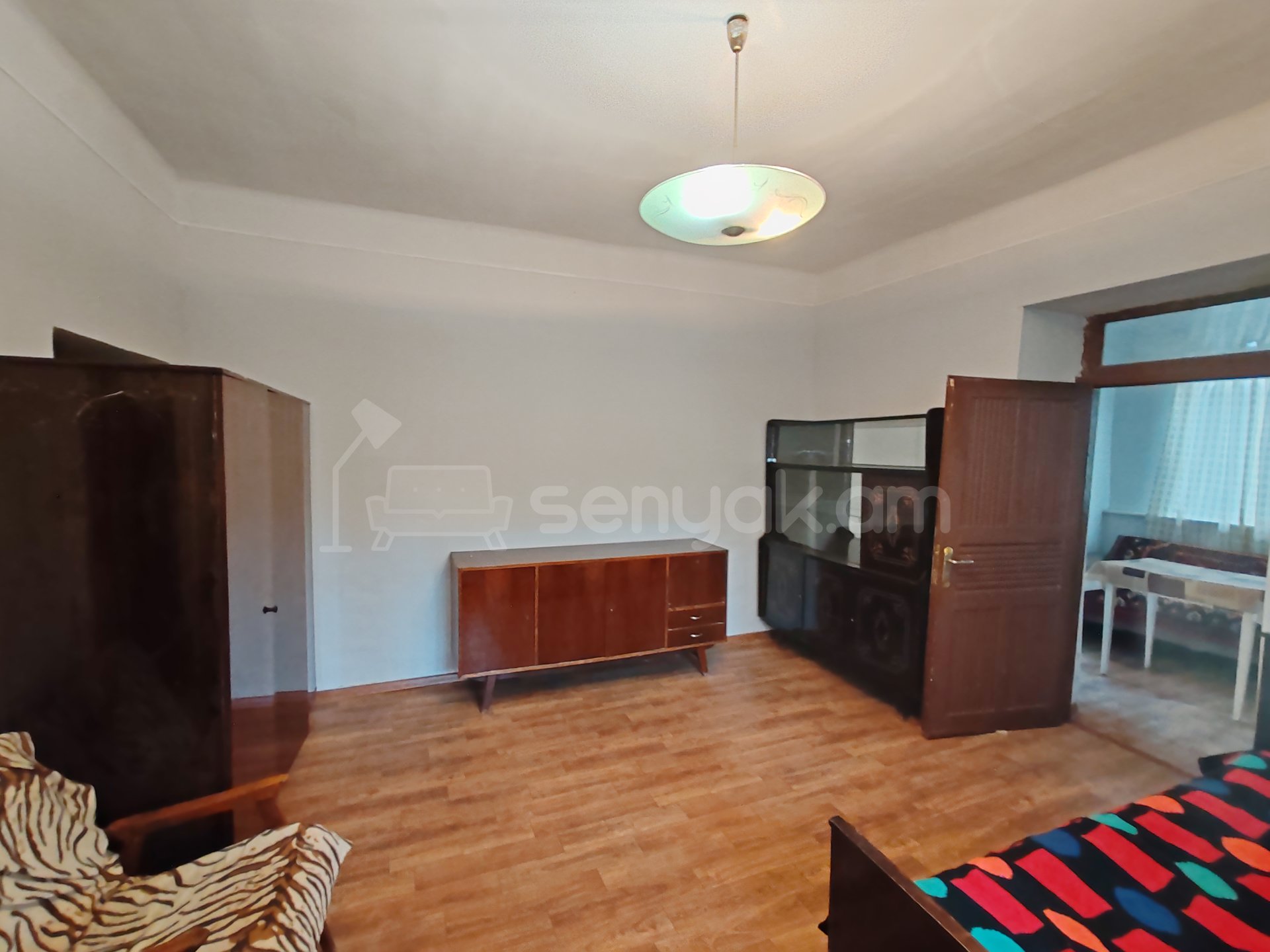 1 Սենյականոց Բնակարան Քարե Շենքում, 40քմ, 1/1 հարկ, Կոսմետիկ Վերանորոգված, Կահավորված