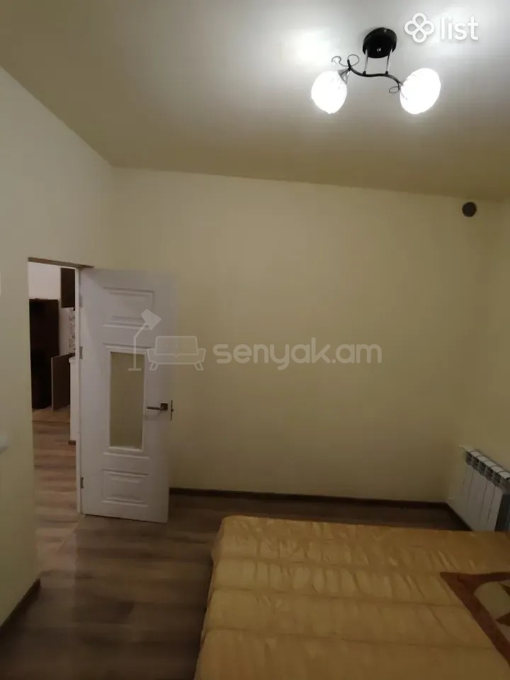 2 Սենյականոց Բնակարան Քարե Շենքում, 45քմ, 1/2 հարկ, Նորմալ Վիճակում, Կահավորված