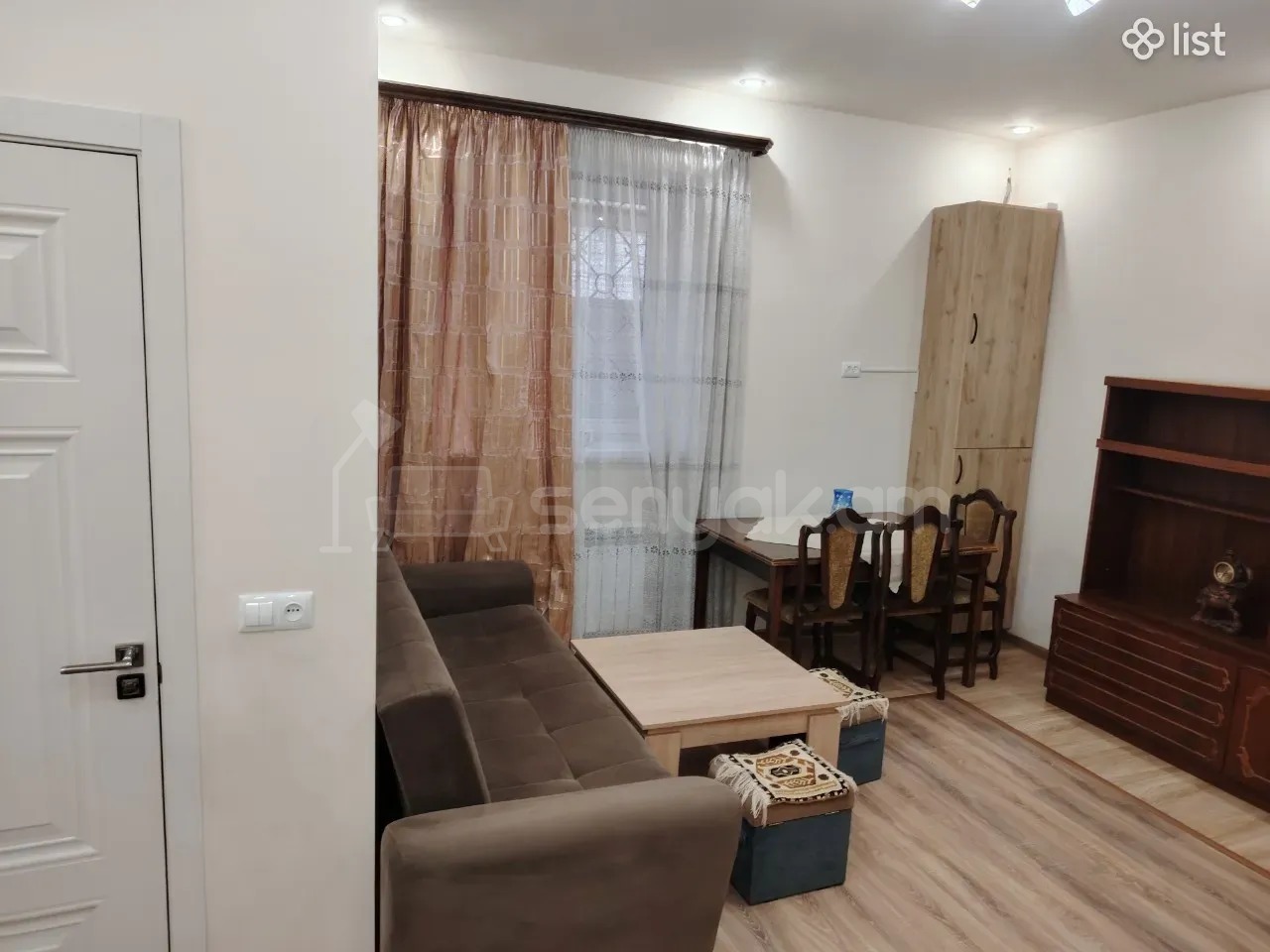 2 Սենյականոց Բնակարան Քարե Շենքում, 45քմ, 1/2 հարկ, Նորմալ Վիճակում, Կահավորված