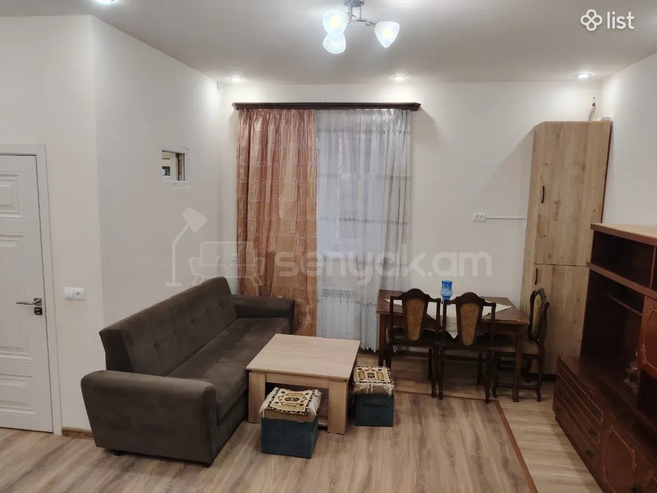 2 Սենյականոց Բնակարան Քարե Շենքում, 45քմ, 1/2 հարկ, Նորմալ Վիճակում, Կահավորված